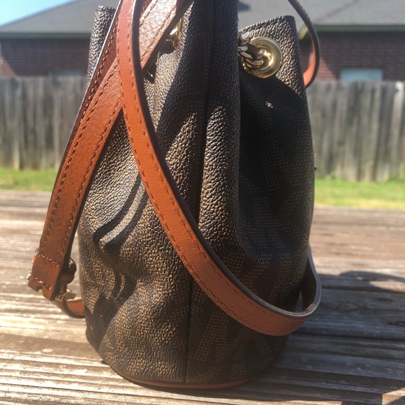 🛍New LISTING Michael Kors Brown Purse crossbody🌸 - Picture 2 of 3